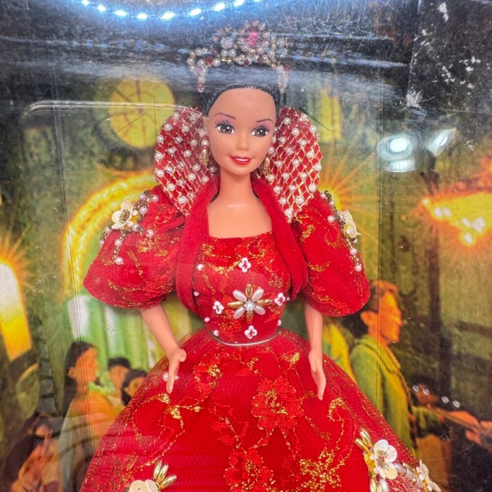 1998 Flores de Mayo - Vintage Filipina Barbie - Reyna Elena, NIB